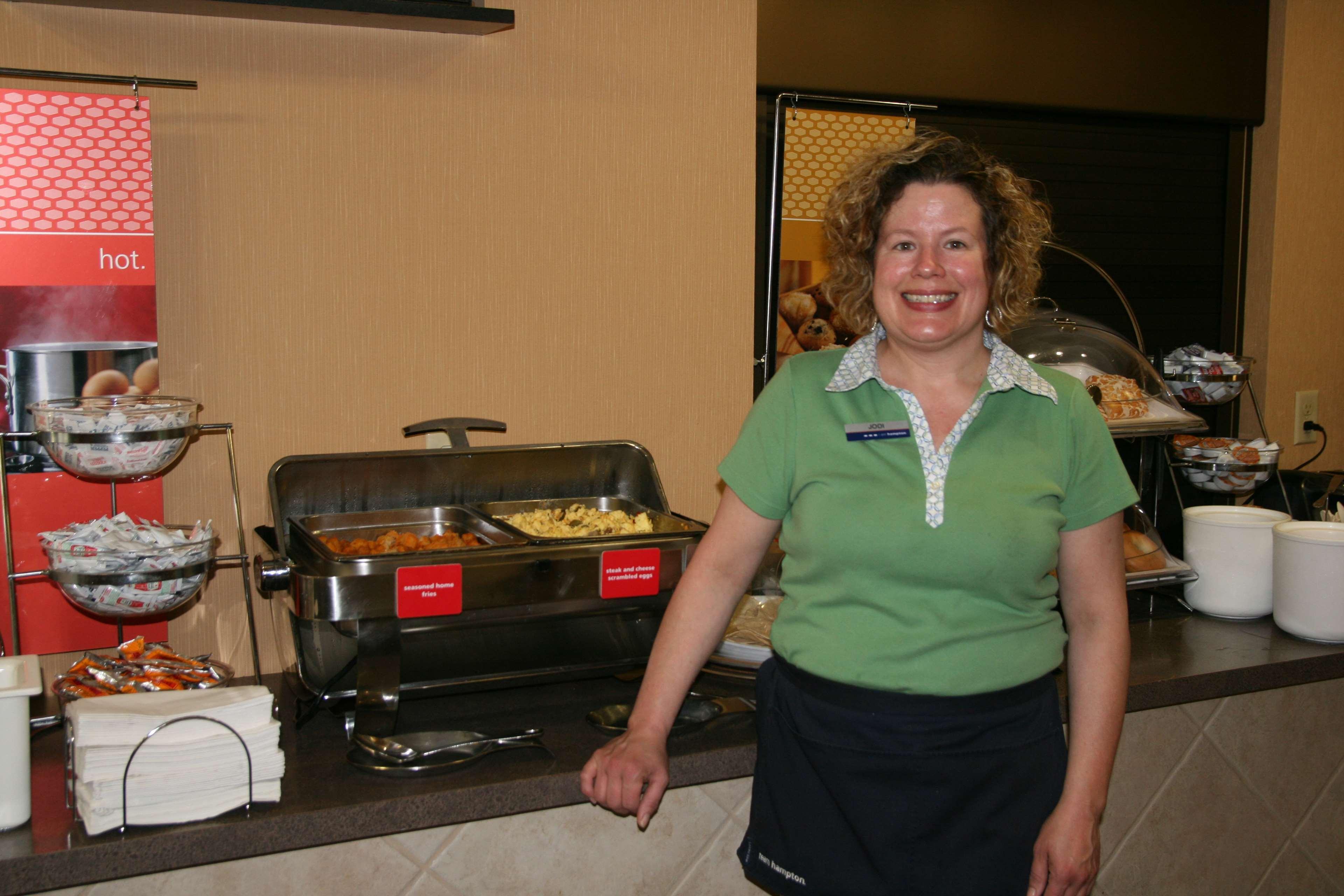 Hampton Inn Janesville Restoran gambar